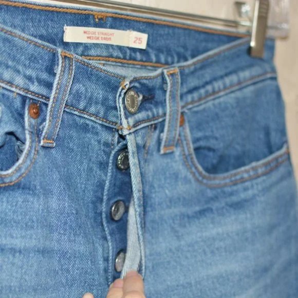 Levi's Wedgie Straight Jeans - Picture 5 of 8